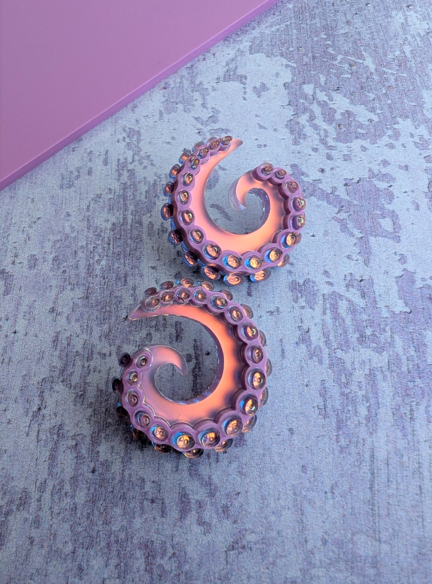 PRE ORDER Tentacurl Stud Earrings LILAC