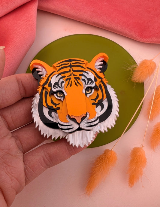 Acrylic tiger brooch orange 